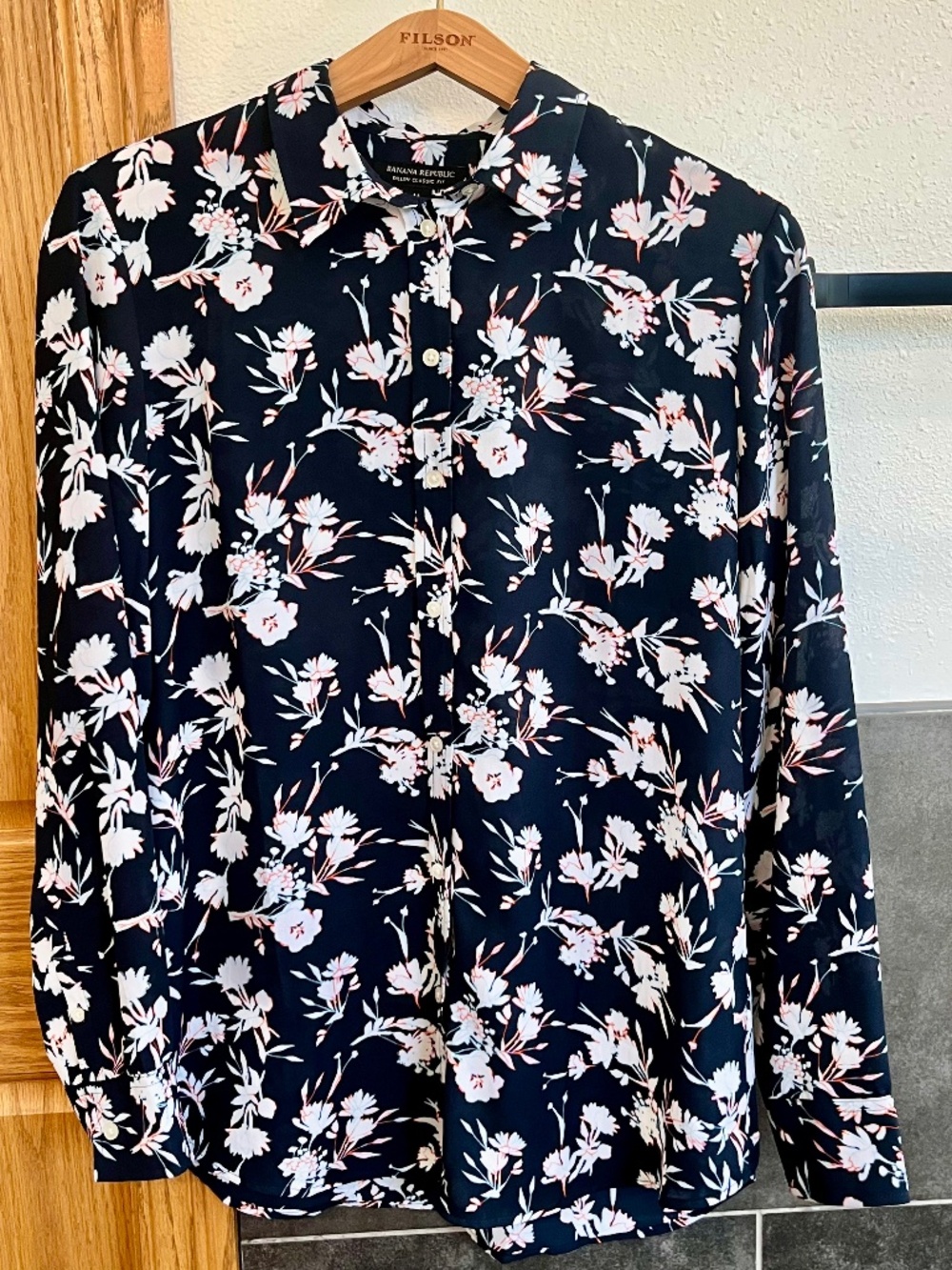 Banana Republic Dillon Classic Fit Floral Button Front Blouse Navy Blue Medium - Picture 1 of 6